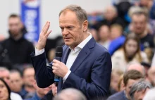 Tusk: Nie powinniśmy mieć religii w szkołach