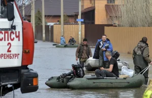 Rosyjski Orenburg całkowicie pod wodą. Ewakuowano tysiące ludzi