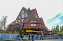 Przesuwają kościół o wadze prawie 700 ton. Spektakularna przeprowadzka już dziś