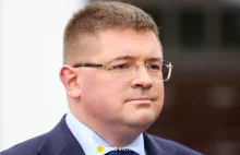 Poseł narzeka na swoje zarobki. Mówi o "finansowej degradacji" siebie i rodziny