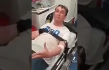 Ratownik medyczny wyrzucony z pracy?