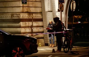 Atak nożownika w Paryżu. Ofiary to turyści