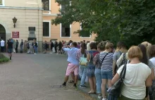 Ojczym zabił dziecko, nauczyciele stoją w kolejkach po zaświadczenie