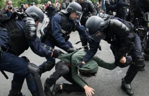 Bilans Paryża. Uprawnienia policji we Francji są większe niż w innych krajach UE