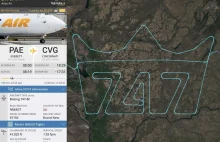 Pożegnanie jumbo jeta. Ostatni Boeing 747 narysował koronę na niebie