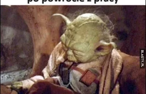 40-letni ja śpiący przy drogim pececie do gierek po powrocie z pracy