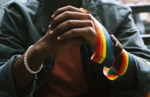 Dyrektor kalifornijskiej organizacji LGBT aresztowany za namawianie do pedofili