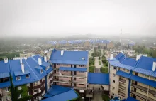 Niebieskie dachy w Olkuszu. Fascynujący projekt bankrutującej gospodarki PRL