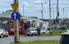 Zderzenie kampera z tramwajem. Duże utrudnienia w ruchu. - MiejscaWeWroclawiu.pl