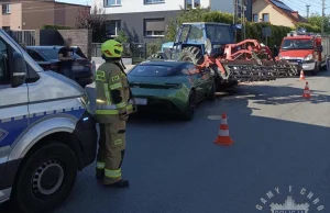 Luksusowy Aston Martin zderzył się z Ursusem. Obaj kierujący ukarani mandatami