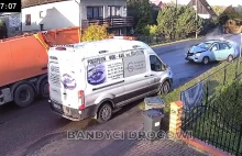 Kierowca kii wjechał w tył śmieciarki. Przygniótł pracownika i złamał mu nogę