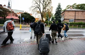 Setki tysięcy wniosków o pobyt. Gdzie cudzoziemcy najchętniej osiedlają się w Po