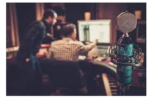 Jestem muzykiem. Umiem grać na wielu instrumentach (gitara, bas, perkusja) AMA