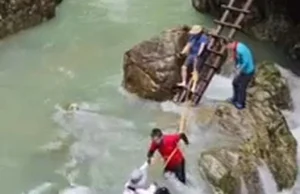 Dwoje turystów topi się, próbując przejść przez strumień