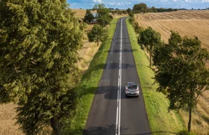 Renault Captur TCE 90 KM kontra E-Tech Full Hybrid 145 KM. Który mniej pali?