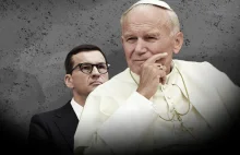 Morawiecki niczym biskup broni "kochanego papieża". Ale mówi nieprawdę.