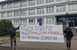 Absurd w Tychach. Protest pod komendą policji i gorliwa interwencja na sygnale