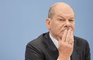 Olaf Scholz z siniakami na twarzy. Kanclerz Niemiec miał wypadek