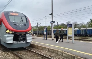 Przywrócili kolej po kilkunastu latach a co chwilę wożą autobusami zastępczymi