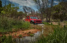 Kilkadziesiąt tysięcy SUV-ów do serwisu Jeep Wrangler 4xe z ryzykiem pożaru