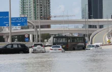 Powódź błyskawiczna zalała Dubaj. Sztuczny deszcz? Manipulacje mediów.