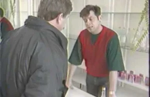 Za chwilę dalszy ciąg programu - sklep monopolowy