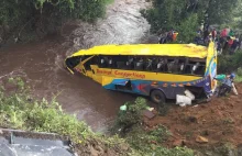 Autobus z weselnikami runął do rzeki. Nie żyje 19 osób