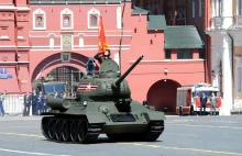 T-34 najnowszym czołgiem na moskiewskiej paradzie