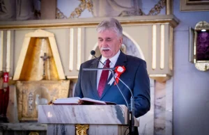 Burmistrz o dzieciach ze wsi: "Są gorzej ubrane, to trauma dla miasta"