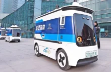 Uśmiechnięty radiowóz, który strzela