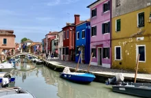 Burano wyspa niedaleko Wenecji - Kolorowe domy jak dopłynąć