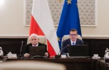Kaczyński i Morawiecki jako premierzy. Tak PiS ośmiesza szefa rządu.