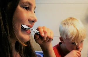 Polacy nie myją zębów. Potwierdza to najnowszy raport