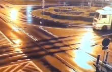 Ciężarówką pod prąd, kompletnie pijany, 55-letni obywatel Ukrainy.