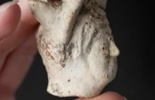 Gliniana figurka Merkurego odkryta przez archeologów w Anglii