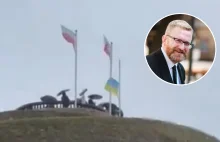 Poseł Grzegorz Braun usunął ukraińską flagę ze szczytu Kopca Kościuszki
