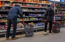 Polakom podoba się zmiana wprowadzona przez PiS i chcą zakazu handlu w niedziele