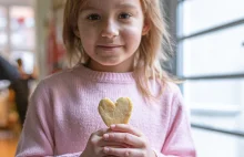 Puknij w brzuszek pajacyka