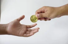 Bitcoin przebił symboliczną granicę i poleciał dalej w dół