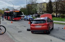 Zderzenie autobusu z osobówką. Kierowca MKS... bez uprawnień! [FOTO] - hej.miele