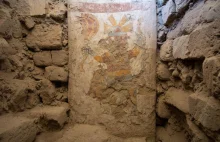 1400-letnie murale Moche przedstawiające dwugłowych mężczyzn znalezione w Peru.