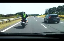 Bandyta na motocyklu terroryzuje ludzi na S5.