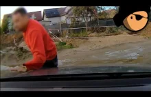 Seba z skody atakuje kamerkowicza