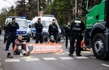 Niemiecki minister podziwia tzw. aktywistów klimatycznych blokujących Berlin…