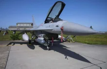 Bloomberg: Holandia gotowa wysłać myśliwce F-16 na Ukrainę