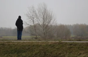 Brak kobiet na prowincji. Młodzi masowo uciekają do wielkich miast.