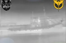 Rosyjski holownik zniszczony przez morskie drony na Krymie (WIDEO)