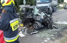 Tragedia na drodze. Dwoje pielgrzymów nie żyje. To matka i syn