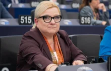 Beata Kempa: nie głosowałam "za dodawaniem robaków do produktów". Głosowała