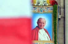 Gdańsk: Zniszczono wystawę pamięci Jana Pawła II